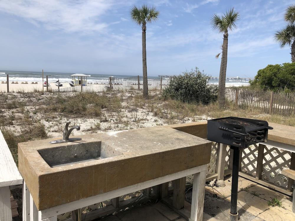 Beach Tower Beachfront Hotel, A By The Sea Resort Panama City Beach Exterior photo